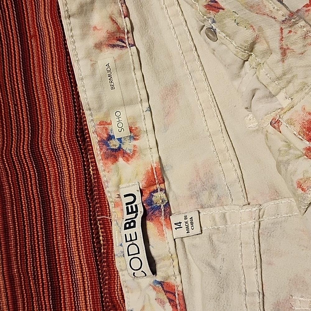 Code Bleu shorts - Picture 4 of 7